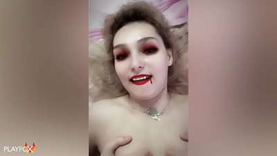 Ivan Helsing hard fucks a sexy vampire และมาบนตูดของเธอ